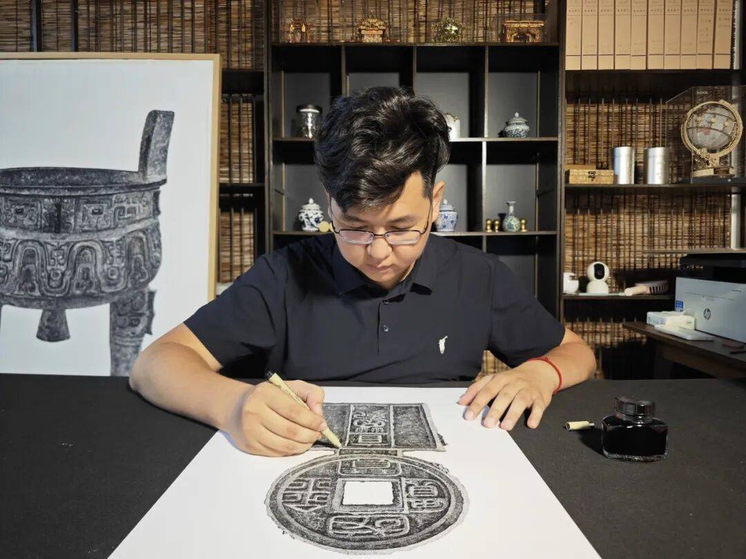 5年繪制240余件文物<strong></p>
<p>打印機(jī)
</strong>，他被稱為“國(guó)寶打印機(jī)”:打印機(jī)
